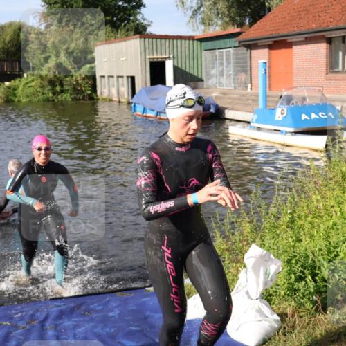 31.08.2025 - Elbe Triathlon Hamburg Luisa Fischer http://msf.ph/oto/8681423 31.08.2025 09:32:19 Schwimmen 803, 808, 826, 911 meine-sportfotos.de