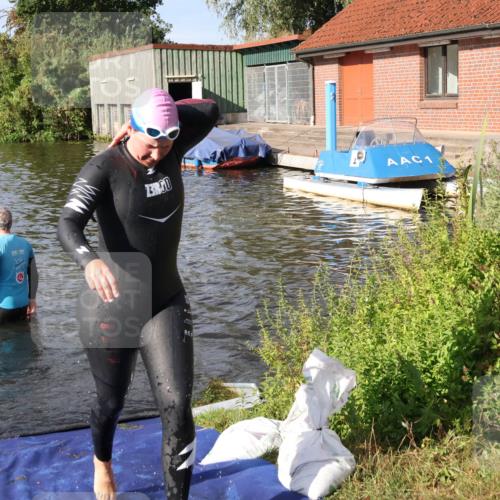 31.08.2025 - Elbe Triathlon Hamburg Luisa Fischer http://msf.ph/oto/8681453 31.08.2025 09:32:25 Schwimmen 808 meine-sportfotos.de