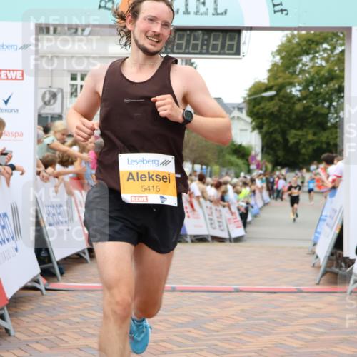 31.08.2025 - 21. Blankeneser Heldenlauf Strokosch-Dieckow http://msf.ph/oto/8681456 31.08.2025 12:06:21 Ziel 5415, 4167 meine-sportfotos.de
