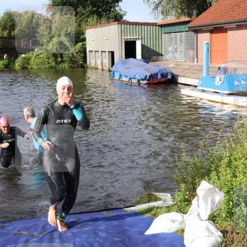 31.08.2025 - Elbe Triathlon Hamburg Luisa Fischer http://msf.ph/oto/8681457 31.08.2025 09:32:35 Schwimmen 786, 909 meine-sportfotos.de