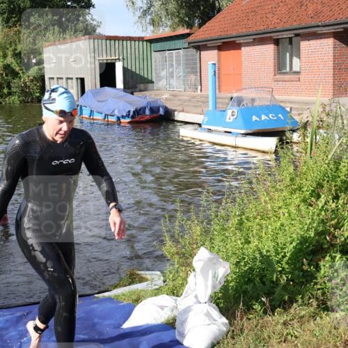 31.08.2025 - Elbe Triathlon Hamburg Luisa Fischer http://msf.ph/oto/8681473 31.08.2025 09:32:46 Schwimmen 896 meine-sportfotos.de