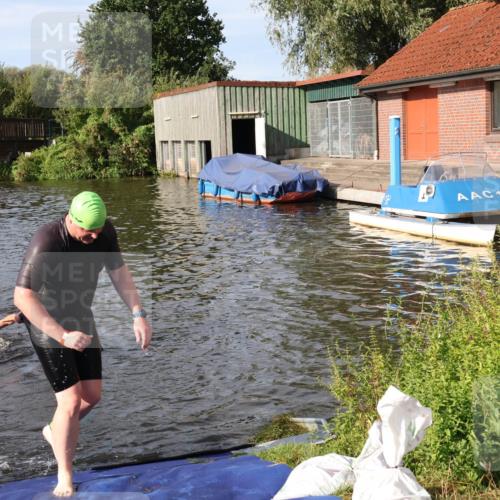 31.08.2025 - Elbe Triathlon Hamburg Luisa Fischer http://msf.ph/oto/8681481 31.08.2025 09:33:13 Schwimmen 594, 749, 792 meine-sportfotos.de