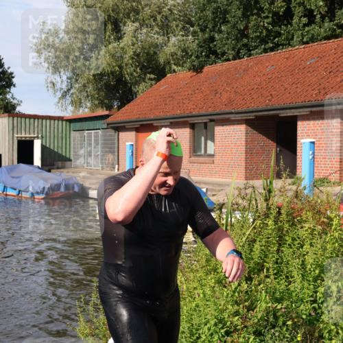 31.08.2025 - Elbe Triathlon Hamburg Luisa Fischer http://msf.ph/oto/8681490 31.08.2025 09:33:15 Schwimmen 594, 749, 792, 881 meine-sportfotos.de