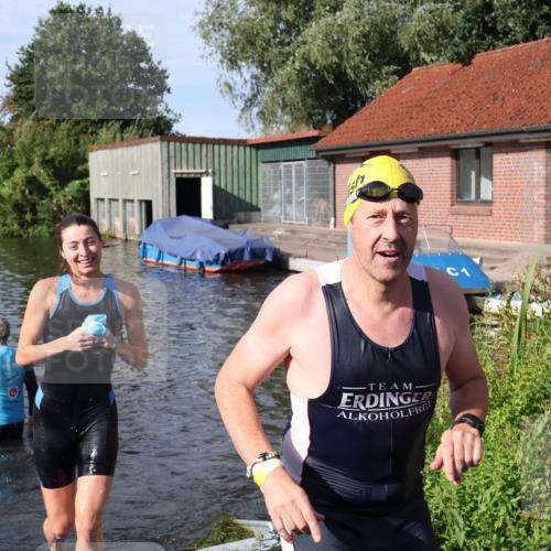 31.08.2025 - Elbe Triathlon Hamburg Luisa Fischer http://msf.ph/oto/8681504 31.08.2025 09:33:22 Schwimmen 749, 792, 881 meine-sportfotos.de