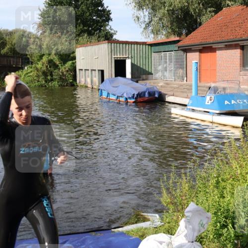 31.08.2025 - Elbe Triathlon Hamburg Luisa Fischer http://msf.ph/oto/8681518 31.08.2025 09:33:26 Schwimmen 749, 792, 881 meine-sportfotos.de