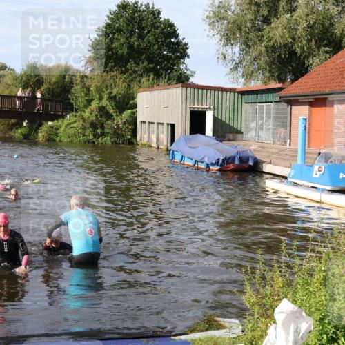 31.08.2025 - Elbe Triathlon Hamburg Luisa Fischer http://msf.ph/oto/8681528 31.08.2025 09:33:57 Schwimmen 842, 906 meine-sportfotos.de
