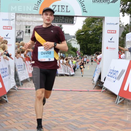 31.08.2025 - 21. Blankeneser Heldenlauf Strokosch-Dieckow http://msf.ph/oto/8681545 31.08.2025 12:06:16 Ziel 5415, 5384, 4406, 4255, 4167 meine-sportfotos.de