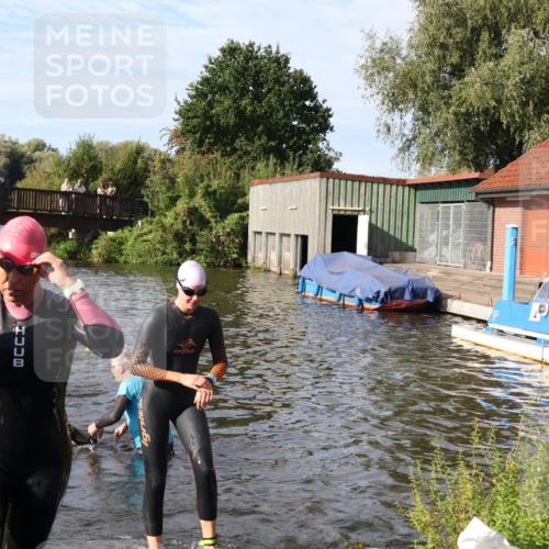 31.08.2025 - Elbe Triathlon Hamburg Luisa Fischer http://msf.ph/oto/8681558 31.08.2025 09:34:03 Schwimmen 842, 844, 859, 868, 906 meine-sportfotos.de