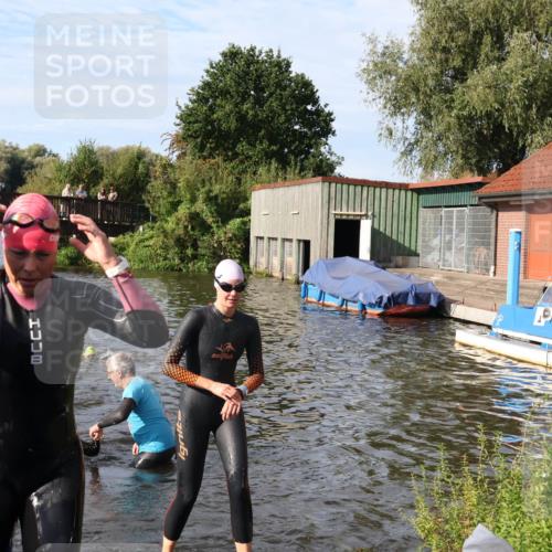 31.08.2025 - Elbe Triathlon Hamburg Luisa Fischer http://msf.ph/oto/8681559 31.08.2025 09:34:04 Schwimmen 842, 844, 859, 868, 906 meine-sportfotos.de