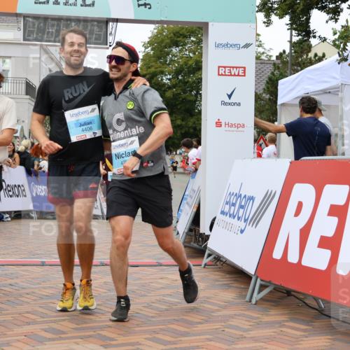 31.08.2025 - 21. Blankeneser Heldenlauf Strokosch-Dieckow http://msf.ph/oto/8681561 31.08.2025 12:06:12 Ziel 5715, 5384, 4406, 4255, 4167 meine-sportfotos.de