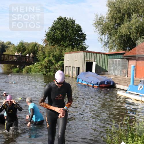 31.08.2025 - Elbe Triathlon Hamburg Luisa Fischer http://msf.ph/oto/8681568 31.08.2025 09:34:05 Schwimmen 842, 844, 859, 868, 906 meine-sportfotos.de