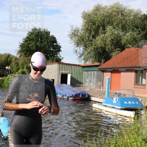 31.08.2025 - Elbe Triathlon Hamburg Luisa Fischer http://msf.ph/oto/8681575 31.08.2025 09:34:07 Schwimmen 816, 842, 844, 859, 868, 878, 906, 915 meine-sportfotos.de