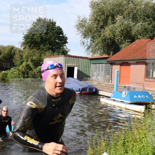 31.08.2025 - Elbe Triathlon Hamburg Luisa Fischer http://msf.ph/oto/8681581 31.08.2025 09:34:09 Schwimmen 816, 828, 842, 844, 859, 868, 878, 915 meine-sportfotos.de
