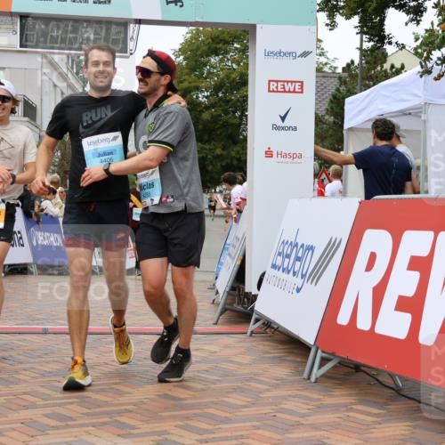 31.08.2025 - 21. Blankeneser Heldenlauf Strokosch-Dieckow http://msf.ph/oto/8681586 31.08.2025 12:06:12 Ziel 5715, 5384, 4406, 4255, 4167 meine-sportfotos.de