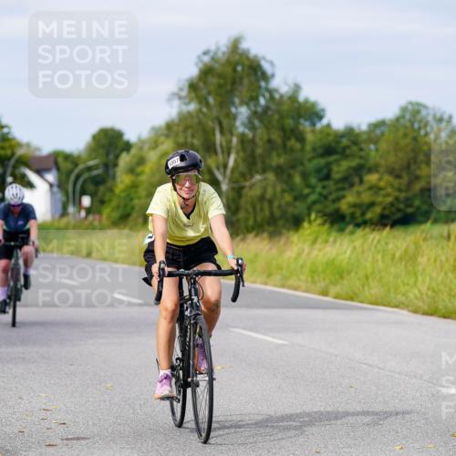 31.08.2025 - Elbe Triathlon Hamburg Michael Burmester http://msf.ph/oto/8681591 31.08.2025 10:57:17 Radfahren 1297, 1321, 1357, 1363, 1457, 1614 meine-sportfotos.de