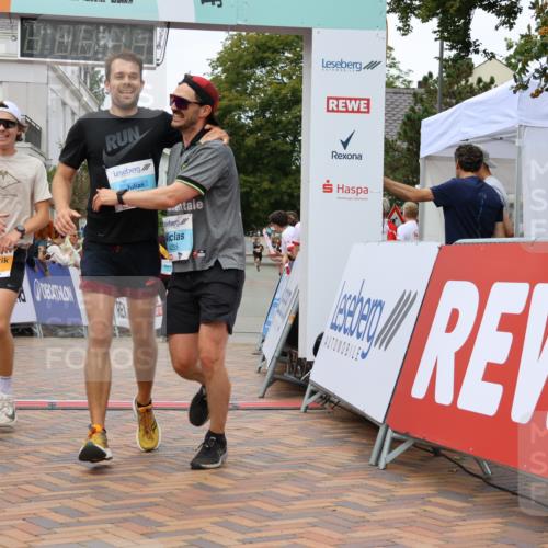 31.08.2025 - 21. Blankeneser Heldenlauf Strokosch-Dieckow http://msf.ph/oto/8681596 31.08.2025 12:06:12 Ziel 5715, 5384, 4406, 4255, 4167 meine-sportfotos.de