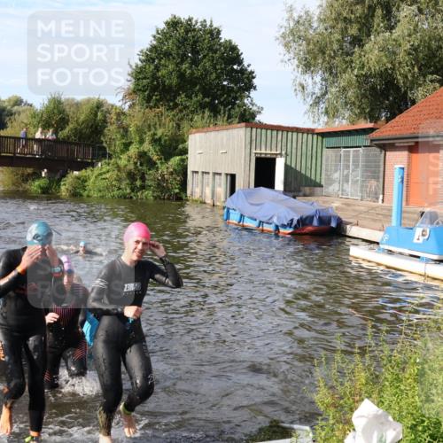 31.08.2025 - Elbe Triathlon Hamburg Luisa Fischer http://msf.ph/oto/8681599 31.08.2025 09:34:15 Schwimmen 777, 816, 828, 859, 878, 901, 915, 920 meine-sportfotos.de