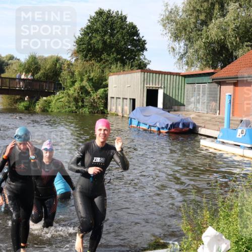 31.08.2025 - Elbe Triathlon Hamburg Luisa Fischer http://msf.ph/oto/8681600 31.08.2025 09:34:15 Schwimmen 777, 816, 828, 859, 878, 901, 915, 920 meine-sportfotos.de