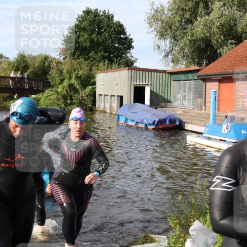 31.08.2025 - Elbe Triathlon Hamburg Luisa Fischer http://msf.ph/oto/8681608 31.08.2025 09:34:17 Schwimmen 777, 816, 820, 828, 878, 901, 915, 920 meine-sportfotos.de