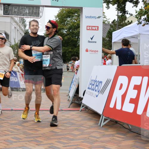 31.08.2025 - 21. Blankeneser Heldenlauf Strokosch-Dieckow http://msf.ph/oto/8681611 31.08.2025 12:06:12 Ziel 5715, 5384, 4406, 4255, 4167 meine-sportfotos.de