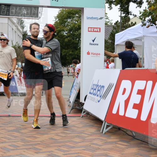 31.08.2025 - 21. Blankeneser Heldenlauf Strokosch-Dieckow http://msf.ph/oto/8681626 31.08.2025 12:06:12 Ziel 5715, 5384, 4406, 4255, 4167 meine-sportfotos.de