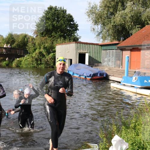 31.08.2025 - Elbe Triathlon Hamburg Luisa Fischer http://msf.ph/oto/8681627 31.08.2025 09:34:21 Schwimmen 777, 820, 828, 878, 901, 915, 920 meine-sportfotos.de