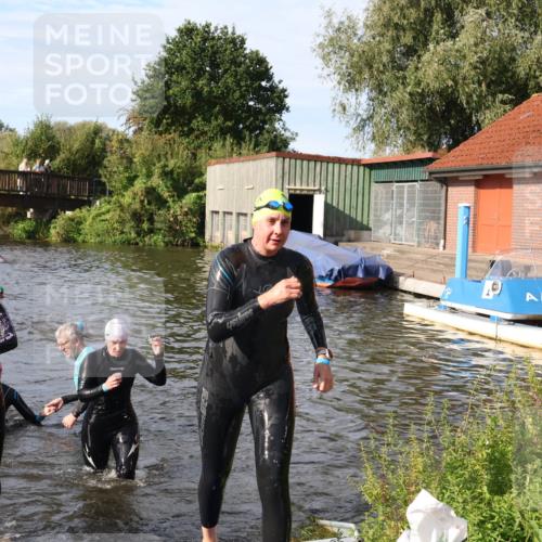 31.08.2025 - Elbe Triathlon Hamburg Luisa Fischer http://msf.ph/oto/8681629 31.08.2025 09:34:21 Schwimmen 777, 820, 828, 878, 901, 915, 920 meine-sportfotos.de