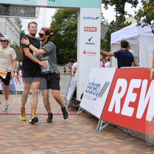 31.08.2025 - 21. Blankeneser Heldenlauf Strokosch-Dieckow http://msf.ph/oto/8681633 31.08.2025 12:06:12 Ziel 5715, 5384, 4406, 4255, 4167 meine-sportfotos.de