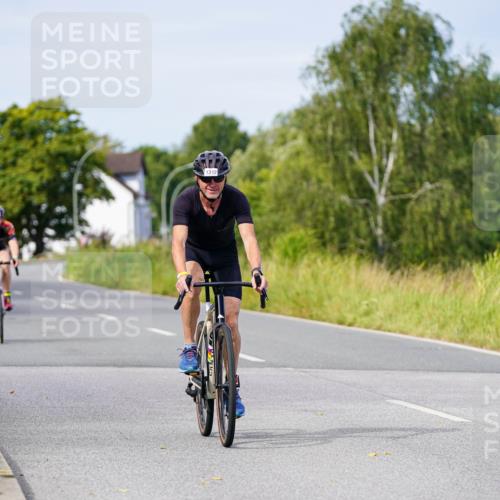31.08.2025 - Elbe Triathlon Hamburg Michael Burmester http://msf.ph/oto/8681636 31.08.2025 10:57:26 Radfahren 1312, 1321, 1405, 1463 meine-sportfotos.de