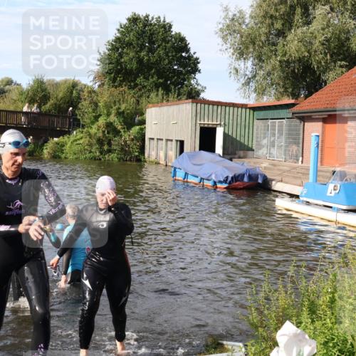 31.08.2025 - Elbe Triathlon Hamburg Luisa Fischer http://msf.ph/oto/8681638 31.08.2025 09:34:23 Schwimmen 777, 820, 828, 901, 920 meine-sportfotos.de