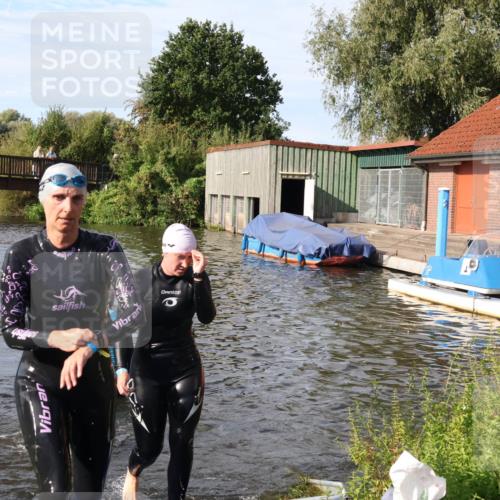 31.08.2025 - Elbe Triathlon Hamburg Luisa Fischer http://msf.ph/oto/8681642 31.08.2025 09:34:23 Schwimmen 777, 820, 828, 901, 920 meine-sportfotos.de