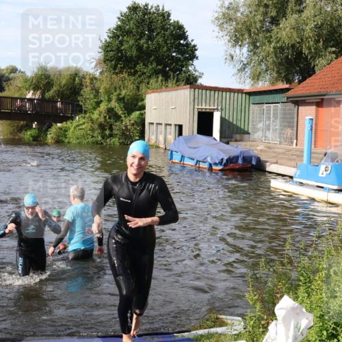 31.08.2025 - Elbe Triathlon Hamburg Luisa Fischer http://msf.ph/oto/8681660 31.08.2025 09:34:35 Schwimmen 850, 880, 890 meine-sportfotos.de
