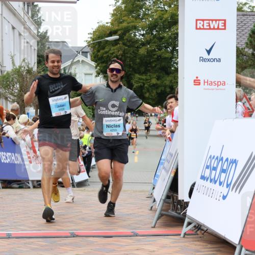 31.08.2025 - 21. Blankeneser Heldenlauf Strokosch-Dieckow http://msf.ph/oto/8681663 31.08.2025 12:06:11 Ziel 5715, 5384, 4406, 4255, 4167 meine-sportfotos.de