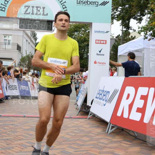 31.08.2025 - 21. Blankeneser Heldenlauf Strokosch-Dieckow http://msf.ph/oto/8681689 31.08.2025 12:06:06 Ziel 5715, 4002, 4406 meine-sportfotos.de