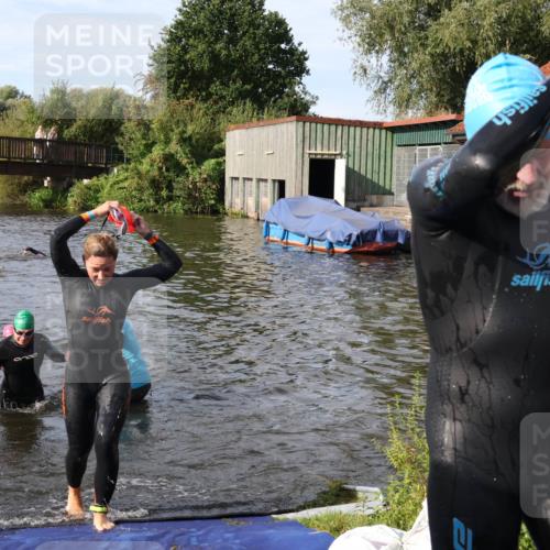 31.08.2025 - Elbe Triathlon Hamburg Luisa Fischer http://msf.ph/oto/8681693 31.08.2025 09:34:41 Schwimmen 850, 890, 902, 912 meine-sportfotos.de