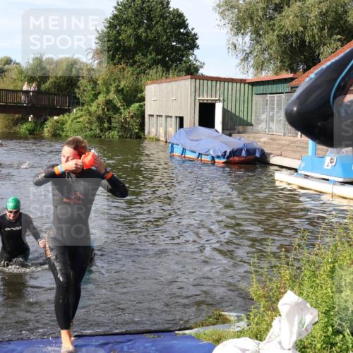 31.08.2025 - Elbe Triathlon Hamburg Luisa Fischer http://msf.ph/oto/8681694 31.08.2025 09:34:41 Schwimmen 850, 890, 902, 912 meine-sportfotos.de