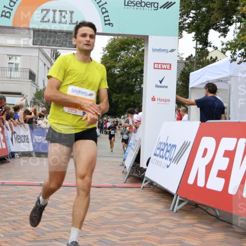 31.08.2025 - 21. Blankeneser Heldenlauf Strokosch-Dieckow http://msf.ph/oto/8681704 31.08.2025 12:06:06 Ziel 5715, 4002, 4406 meine-sportfotos.de