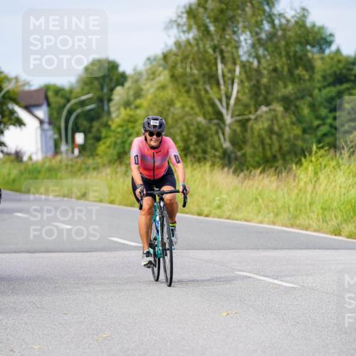 31.08.2025 - Elbe Triathlon Hamburg Michael Burmester http://msf.ph/oto/8681715 31.08.2025 10:57:48 Radfahren 1358, 1399, 1401, 1438, 1503 meine-sportfotos.de