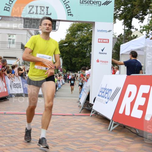 31.08.2025 - 21. Blankeneser Heldenlauf Strokosch-Dieckow http://msf.ph/oto/8681722 31.08.2025 12:06:06 Ziel 5715, 4002, 4406 meine-sportfotos.de