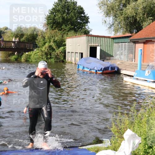 31.08.2025 - Elbe Triathlon Hamburg Luisa Fischer http://msf.ph/oto/8681746 31.08.2025 09:34:51 Schwimmen 675, 912 meine-sportfotos.de