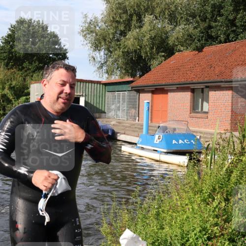 31.08.2025 - Elbe Triathlon Hamburg Luisa Fischer http://msf.ph/oto/8681760 31.08.2025 09:34:54 Schwimmen 675, 863 meine-sportfotos.de