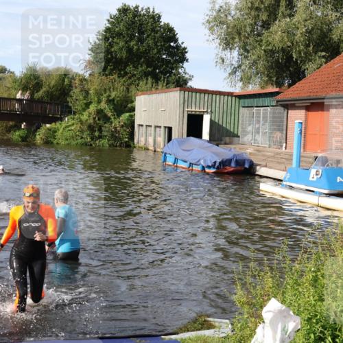 31.08.2025 - Elbe Triathlon Hamburg Luisa Fischer http://msf.ph/oto/8681763 31.08.2025 09:35:01 Schwimmen 790, 863 meine-sportfotos.de