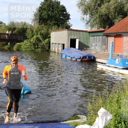 31.08.2025 - Elbe Triathlon Hamburg Luisa Fischer http://msf.ph/oto/8681766 31.08.2025 09:35:02 Schwimmen 790, 863 meine-sportfotos.de