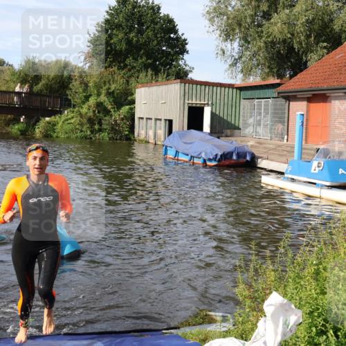 31.08.2025 - Elbe Triathlon Hamburg Luisa Fischer http://msf.ph/oto/8681767 31.08.2025 09:35:02 Schwimmen 790, 863 meine-sportfotos.de