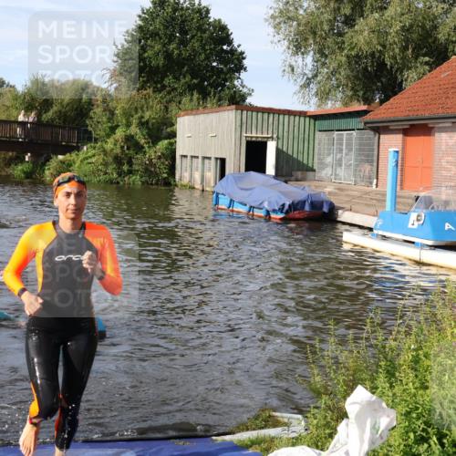 31.08.2025 - Elbe Triathlon Hamburg Luisa Fischer http://msf.ph/oto/8681769 31.08.2025 09:35:02 Schwimmen 790, 863 meine-sportfotos.de