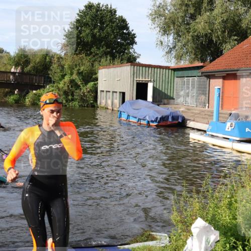 31.08.2025 - Elbe Triathlon Hamburg Luisa Fischer http://msf.ph/oto/8681771 31.08.2025 09:35:03 Schwimmen 790, 863 meine-sportfotos.de