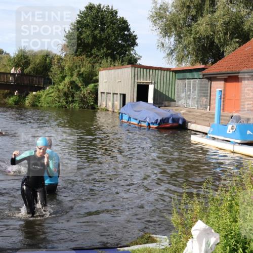 31.08.2025 - Elbe Triathlon Hamburg Luisa Fischer http://msf.ph/oto/8681779 31.08.2025 09:35:06 Schwimmen 790, 863 meine-sportfotos.de