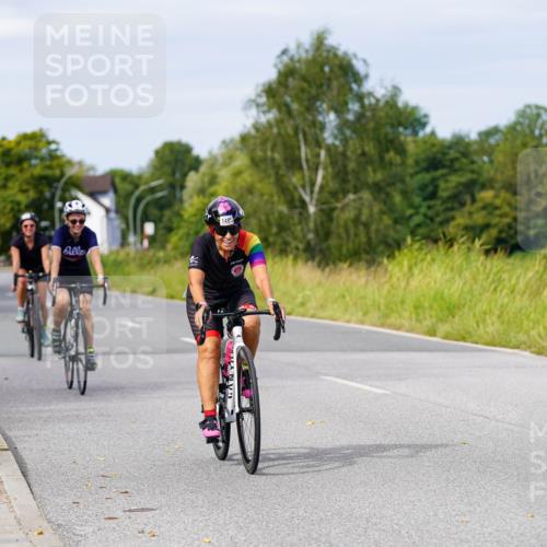 31.08.2025 - Elbe Triathlon Hamburg Michael Burmester http://msf.ph/oto/8681785 31.08.2025 10:58:02 Radfahren 1329, 1351, 1356, 1420, 1441, 1495 meine-sportfotos.de