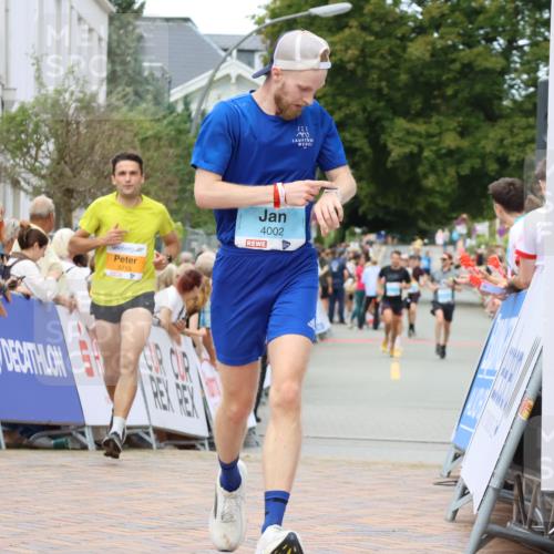 31.08.2025 - 21. Blankeneser Heldenlauf Strokosch-Dieckow http://msf.ph/oto/8681788 31.08.2025 12:06:02 Ziel 5715, 4162, 4002 meine-sportfotos.de