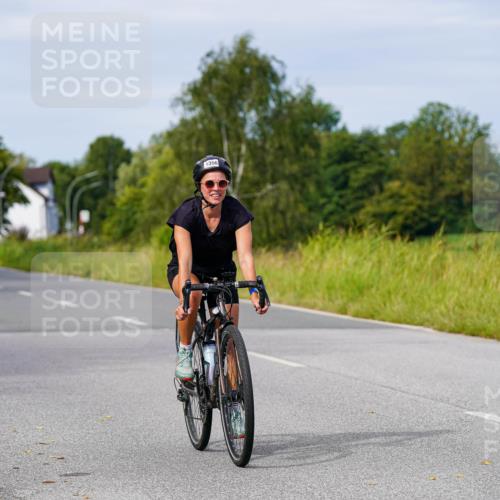 31.08.2025 - Elbe Triathlon Hamburg Michael Burmester http://msf.ph/oto/8681797 31.08.2025 10:58:05 Radfahren 1299, 1351, 1353, 1356, 1495, 1506, 1615 meine-sportfotos.de